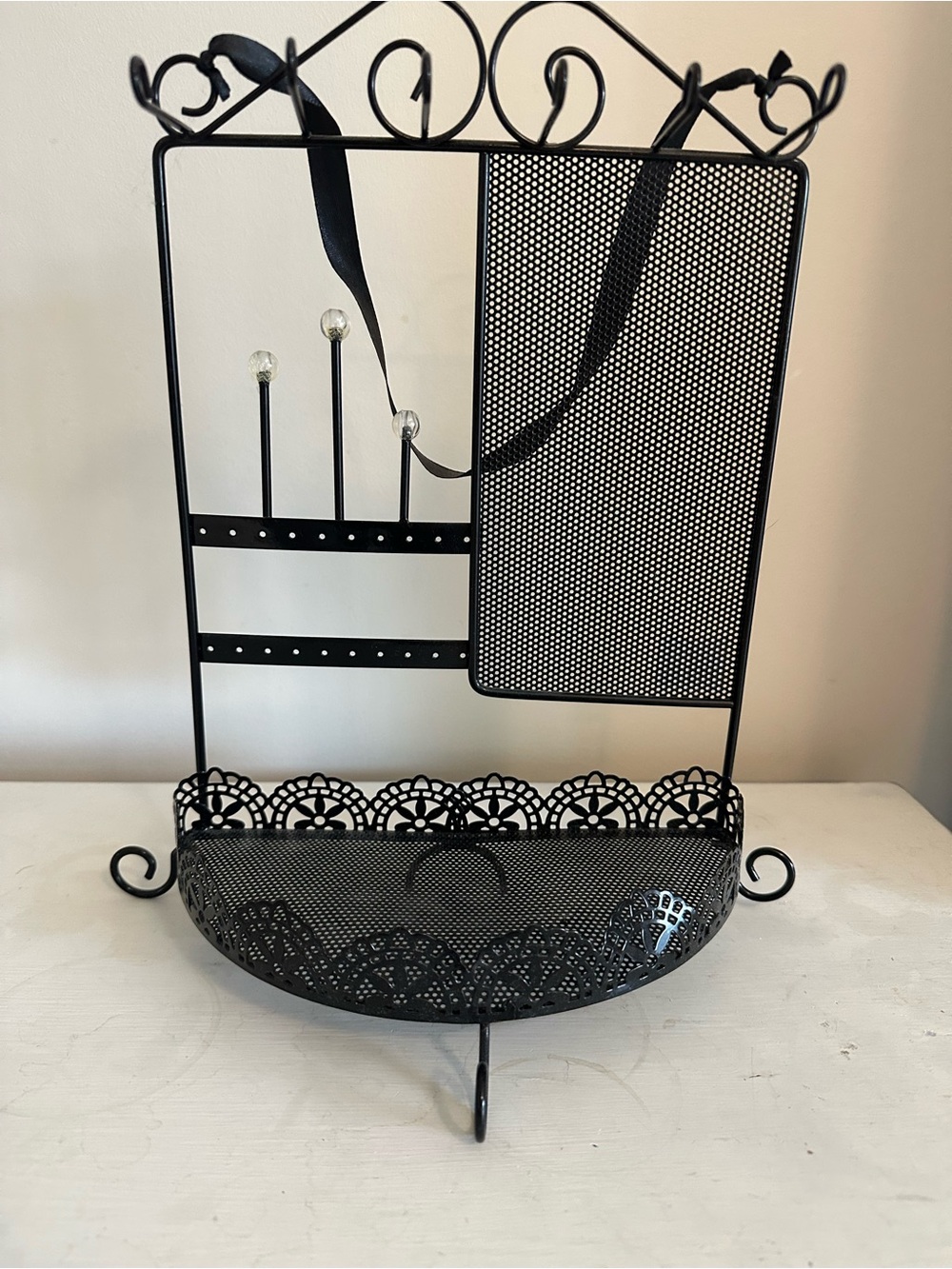 Black Metal Jewelry Organizer Display Stand
